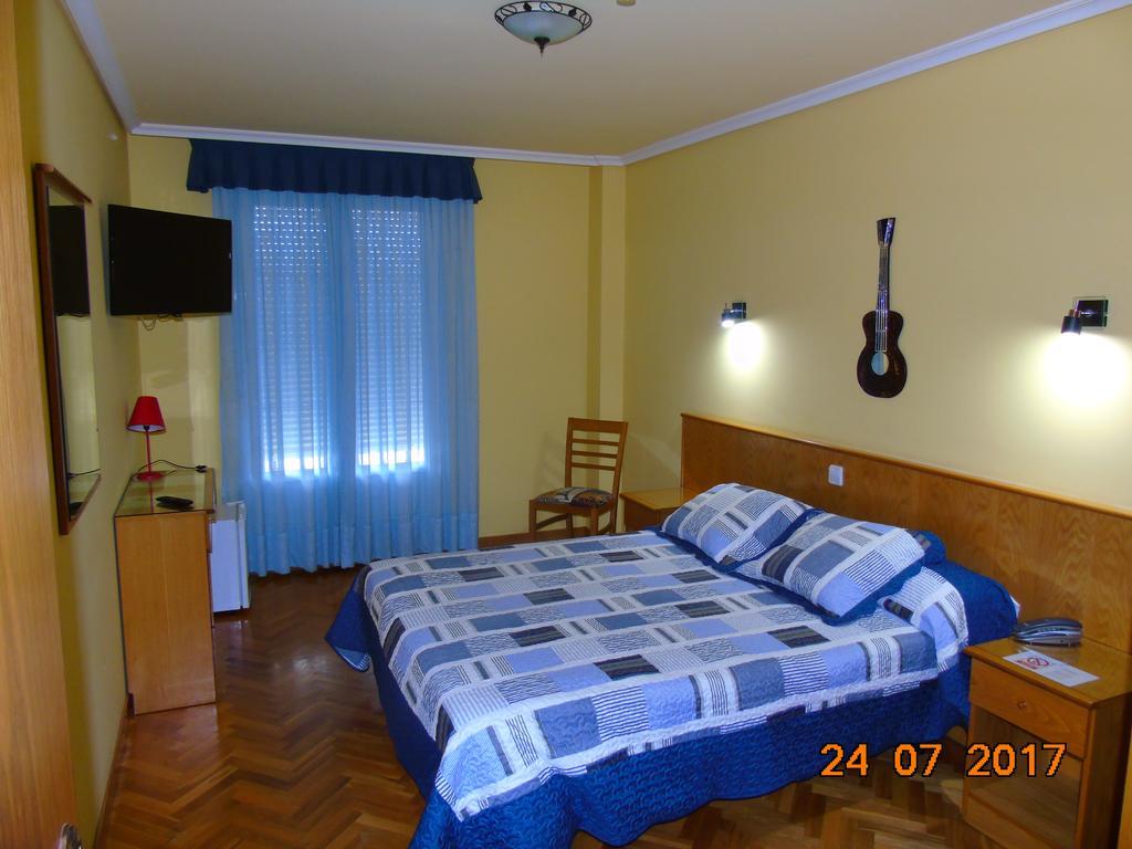 Hotel San Juan Revilla De Camargo Habitación foto